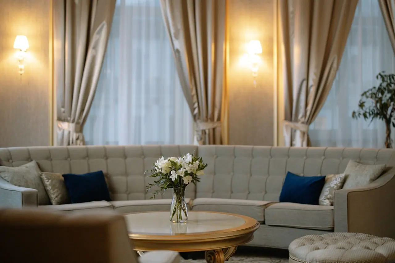 Lounge kényelmes fotelekkel
