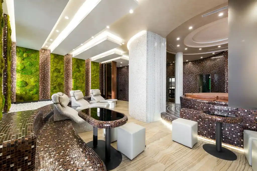 Norquellian Royal Lodge Wellness